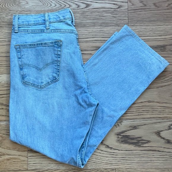 Levi’s 514 Jeans 38/32 Straight Leg Light Wash Denim - Picture 2 of 11